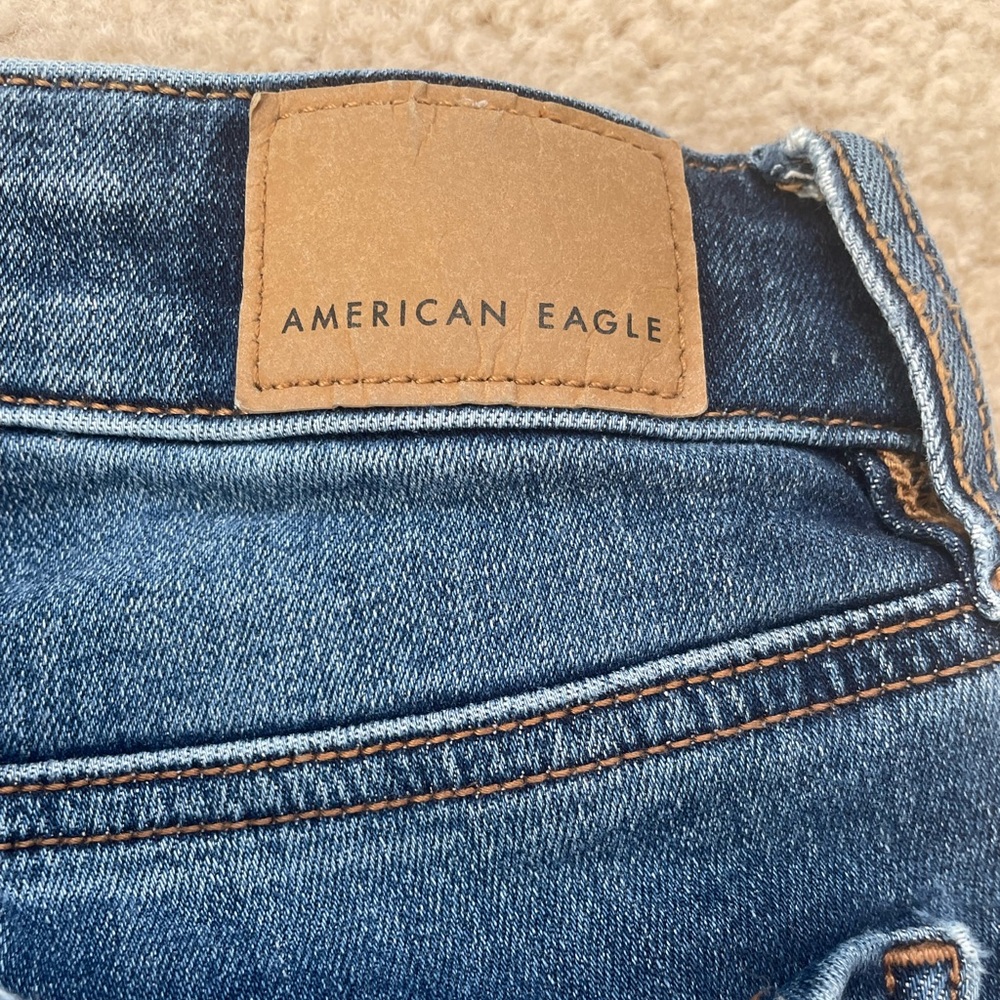 AMERICAN EAGLE RIPPED JEANS - Picture 3 of 5